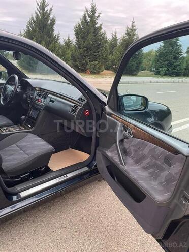 Mercedes E 240 2001, 188,000 km - 2.6 l - Mingəçevir