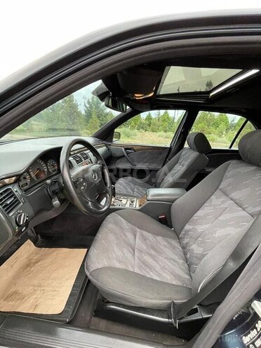 Mercedes E 240 2001, 188,000 km - 2.6 l - Mingəçevir