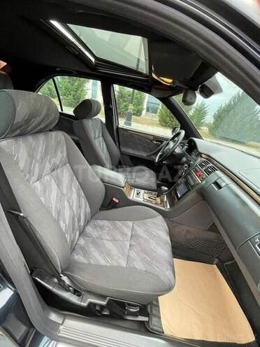 Mercedes E 240 2001, 188,000 km - 2.6 l - Mingəçevir