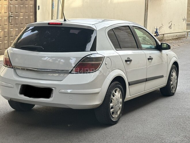 Opel Astra 2009, 195,000 km - 1.4 л - Bakı