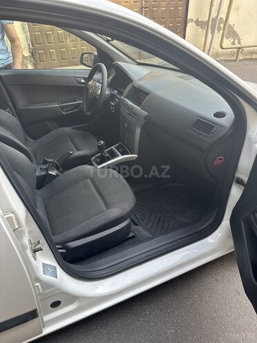 Opel Astra 2009, 195,000 km - 1.4 л - Bakı