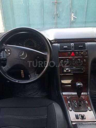 Mercedes E 220 2000, 350,000 km - 2.2 л - Sumqayıt