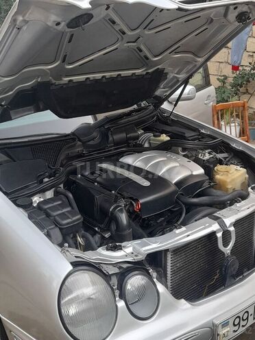 Mercedes E 220 2000, 350,000 km - 2.2 л - Sumqayıt