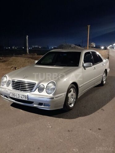 Mercedes E 220 2000, 350,000 km - 2.2 л - Sumqayıt