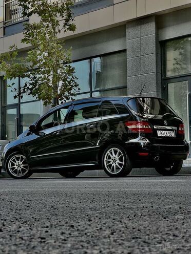 Mercedes B 180 2010, 146,001 km - 1.7 л - Bakı