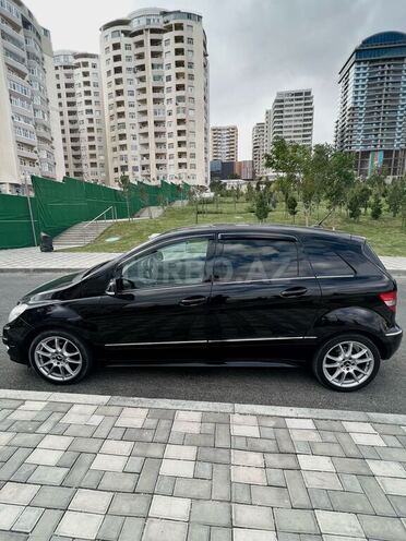 Mercedes B 180 2010, 146,001 km - 1.7 л - Bakı