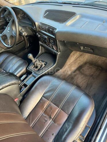 BMW 520 1992, 267,458 km - 2.0 l - Bakı