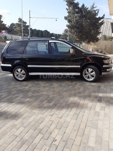 Mitsubishi Chariot 2001, 158,500 km - 2.4 l - Bakı