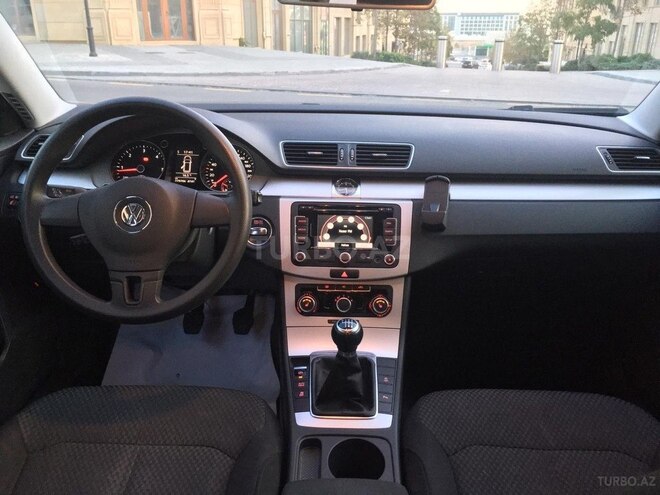 Volkswagen Passat 2011, 289,000 km - 1.6 л - Bakı