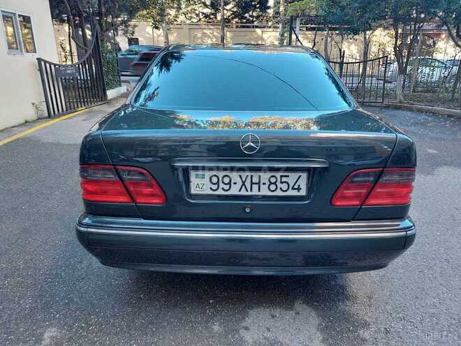 Mercedes E 220 2000, 369,000 km - 2.2 л - Bakı