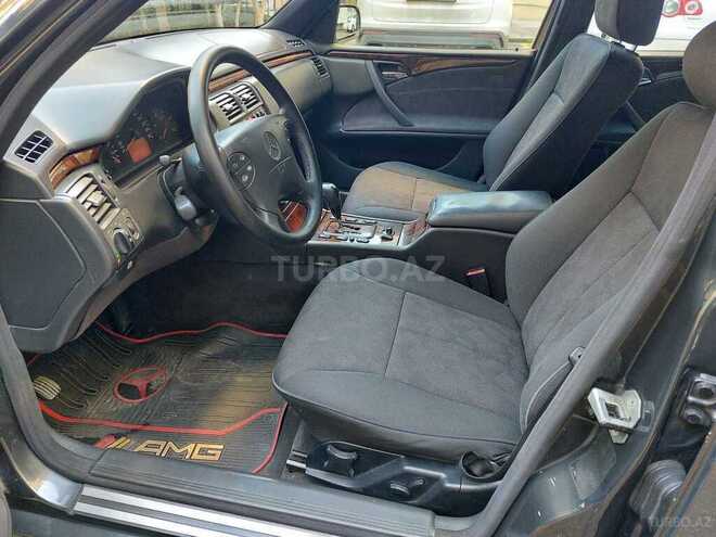 Mercedes E 220 2000, 369,000 km - 2.2 л - Bakı
