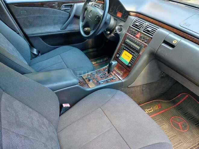 Mercedes E 220 2000, 369,000 km - 2.2 л - Bakı