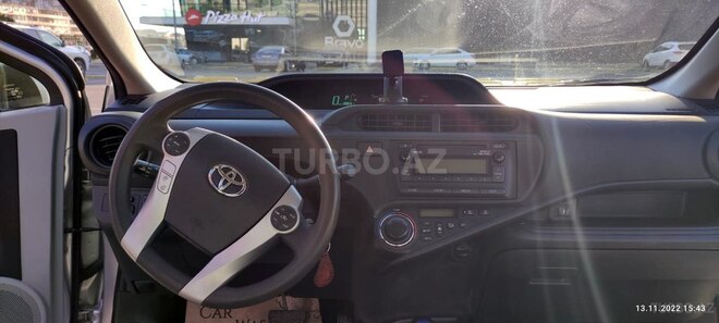 Toyota Prius C 2013, 128,000 km - 1.5 л - Bakı