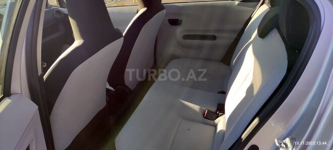 Toyota Prius C 2013, 128,000 km - 1.5 л - Bakı