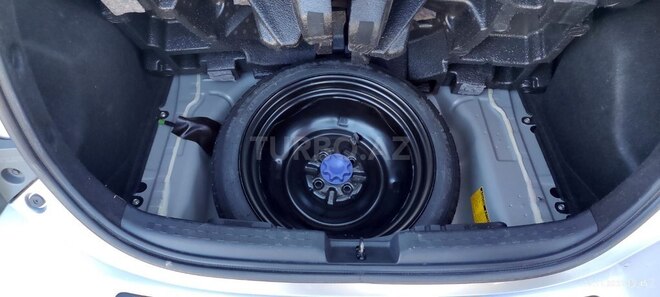 Toyota Prius C 2013, 128,000 km - 1.5 л - Bakı