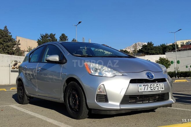 Toyota Prius C 2013, 128,000 km - 1.5 л - Bakı
