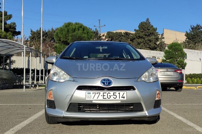 Toyota Prius C 2013, 128,000 km - 1.5 л - Bakı