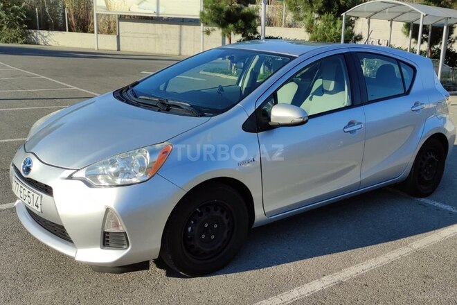 Toyota Prius C 2013, 128,000 km - 1.5 л - Bakı