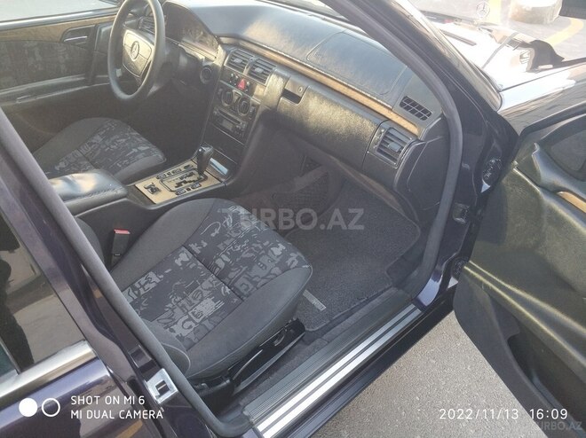Mercedes E 240 1998, 368,450 km - 2.4 l - Sumqayıt