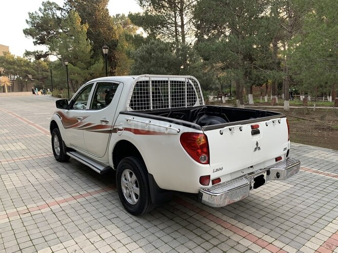 Mitsubishi L200 2012, 195,620 km - 2.5 l - Xırdalan