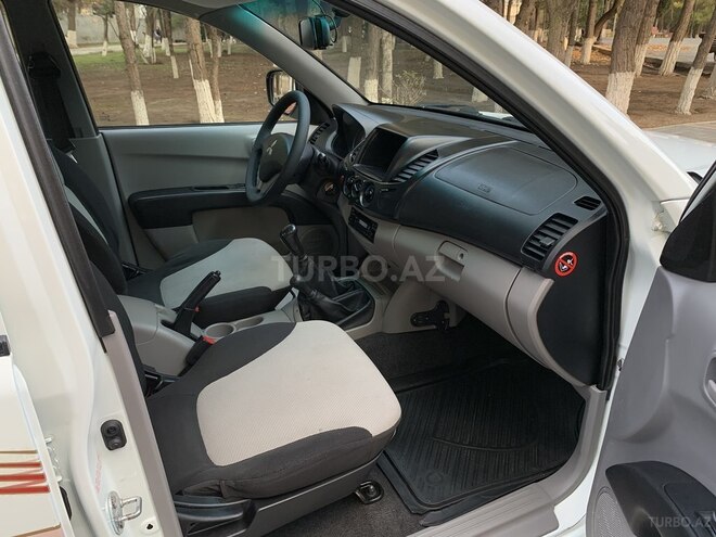 Mitsubishi L200 2012, 195,620 km - 2.5 l - Xırdalan
