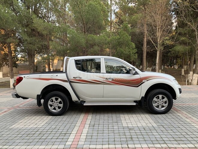 Mitsubishi L200 2012, 195,620 km - 2.5 l - Xırdalan