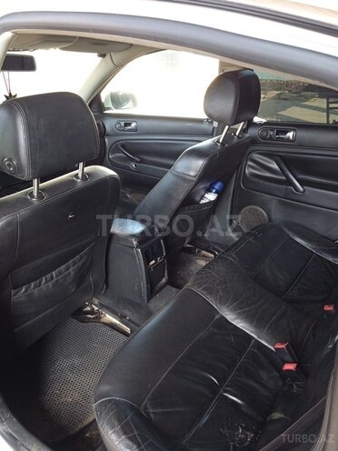 Volkswagen Passat 2003, 385,123 km - 1.8 л - Hacıqabul