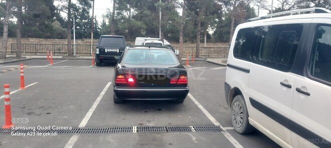 Mercedes E 270 2000, 392,500 km - 2.7 л - Bakı