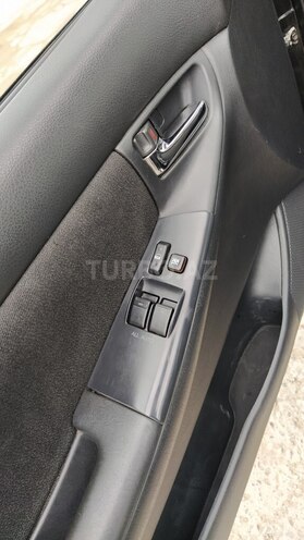 Toyota Corolla 2005, 175,412 km - 1.4 l - Bakı