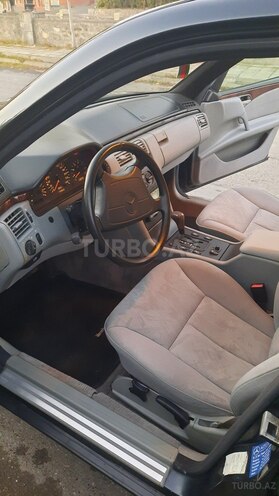 Mercedes E 230 1998, 388,000 km - 2.3 л - Bakı