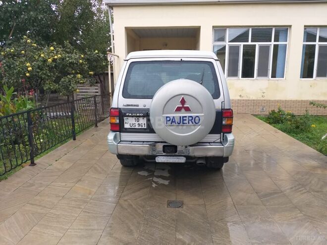 Mitsubishi Pajero 1994, 365,000 km - 2.8 l - Bakı