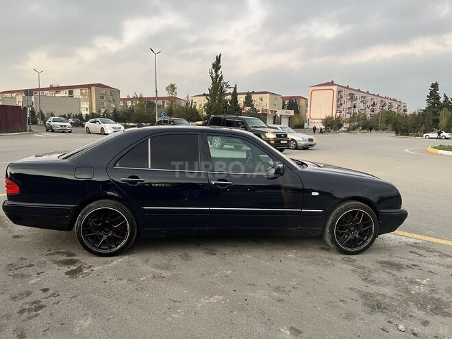 Mercedes E 220 1998, 253,695 km - 2.2 л - Sumqayıt