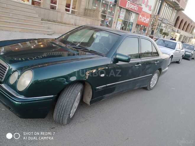 Mercedes E 200 1998, 330,000 km - 2.0 l - Gəncə