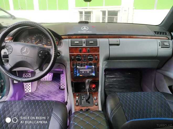 Mercedes E 200 1998, 330,000 km - 2.0 l - Gəncə