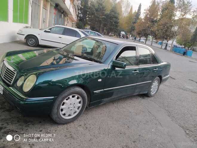 Mercedes E 200 1998, 330,000 km - 2.0 l - Gəncə