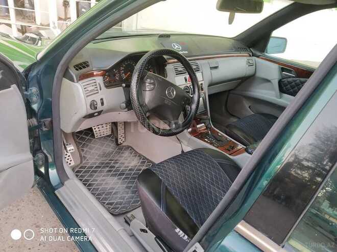 Mercedes E 200 1998, 330,000 km - 2.0 l - Gəncə