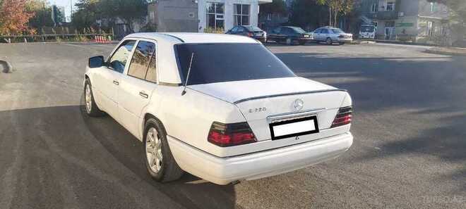 Mercedes E 220 1994, 400,000 km - 2.2 l - Bakı