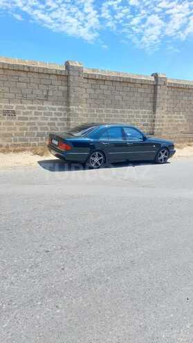 Mercedes E 240 1999, 370,000 km - 2.4 l - Bakı