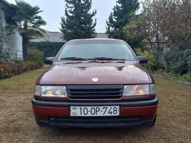 Opel Vectra 1993, 353,000 km - 2.0 l - Zaqatala