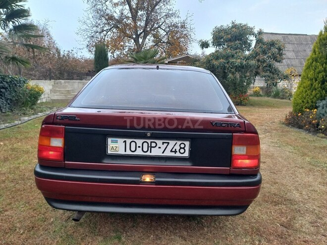 Opel Vectra 1993, 353,000 km - 2.0 l - Zaqatala