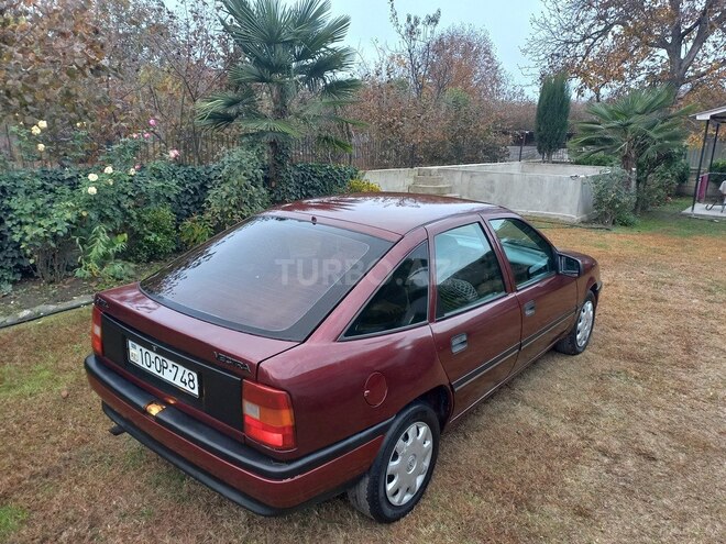 Opel Vectra 1993, 353,000 km - 2.0 l - Zaqatala