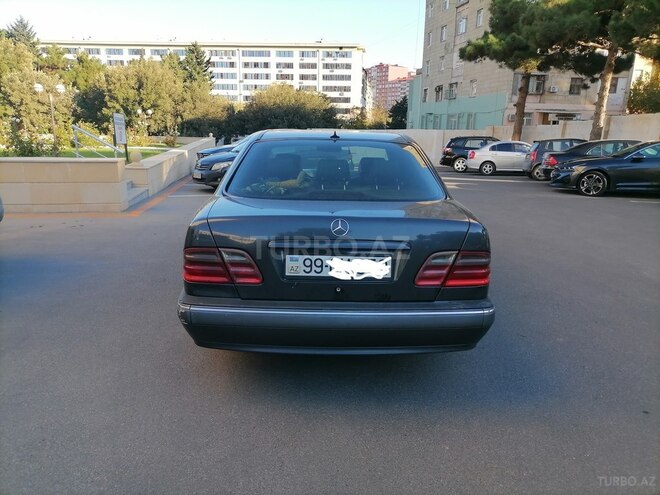 Mercedes E 220 2000, 420,000 km - 2.2 l - Bakı