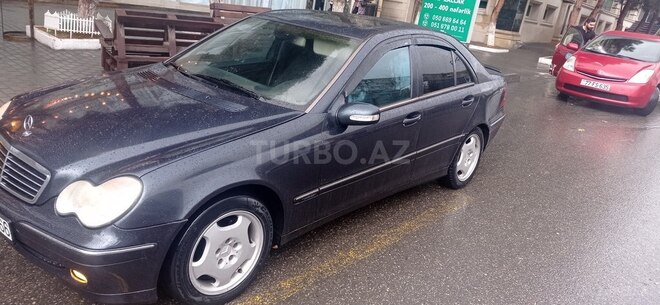 Mercedes C 220 2002, 370,000 km - 2.2 l - Bakı