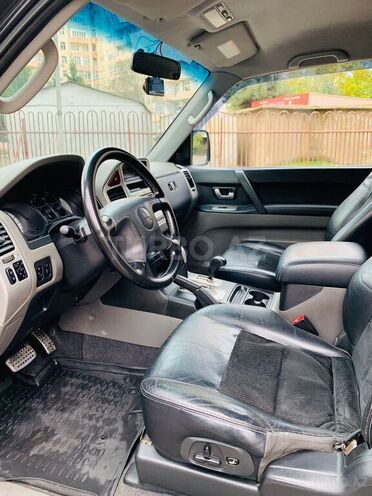 Mitsubishi Pajero 2006, 246,000 km - 3.2 l - Bakı