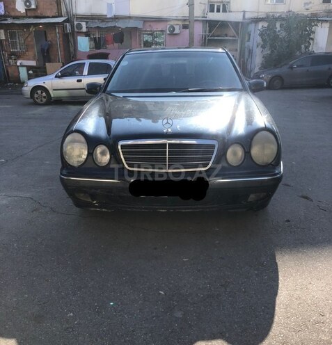 Mercedes E 240 1999, 455,000 km - 2.4 l - Bakı