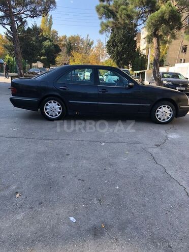 Mercedes E 240 1999, 455,000 km - 2.4 l - Bakı