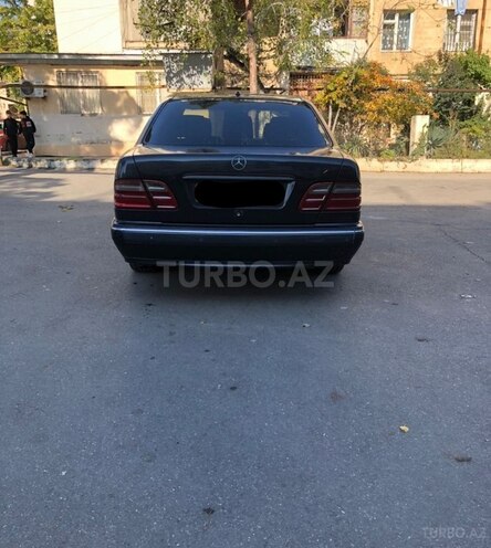 Mercedes E 240 1999, 455,000 km - 2.4 l - Bakı