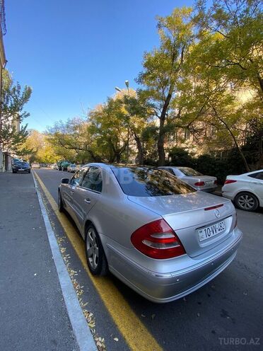 Mercedes E 260 2002, 270,761 km - 2.6 л - Bakı