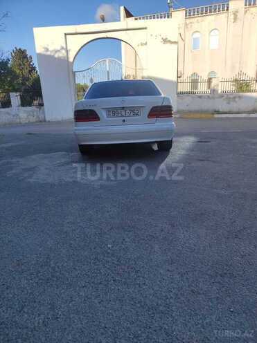Mercedes E 240 2000, 379,000 km - 2.6 l - Bakı