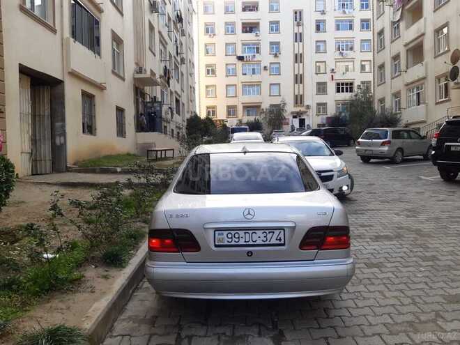 Mercedes E 220 1999, 250,780 km - 2.2 л - Xırdalan